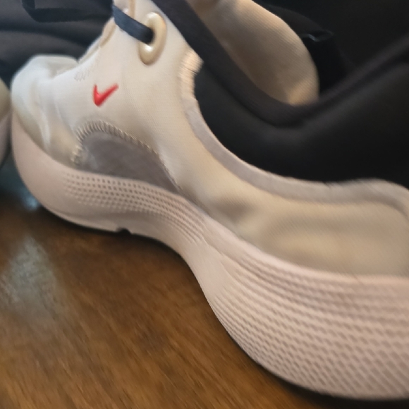 Nike White and Black Running Shoes with Gold Swoosh - Picture 12 of 13